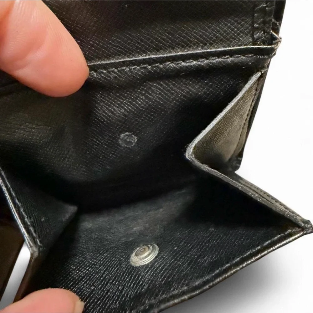 Louie Vuitton Epi Bifold Wallet